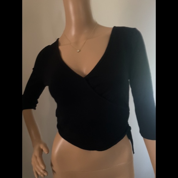 Black top - Picture 4 of 10